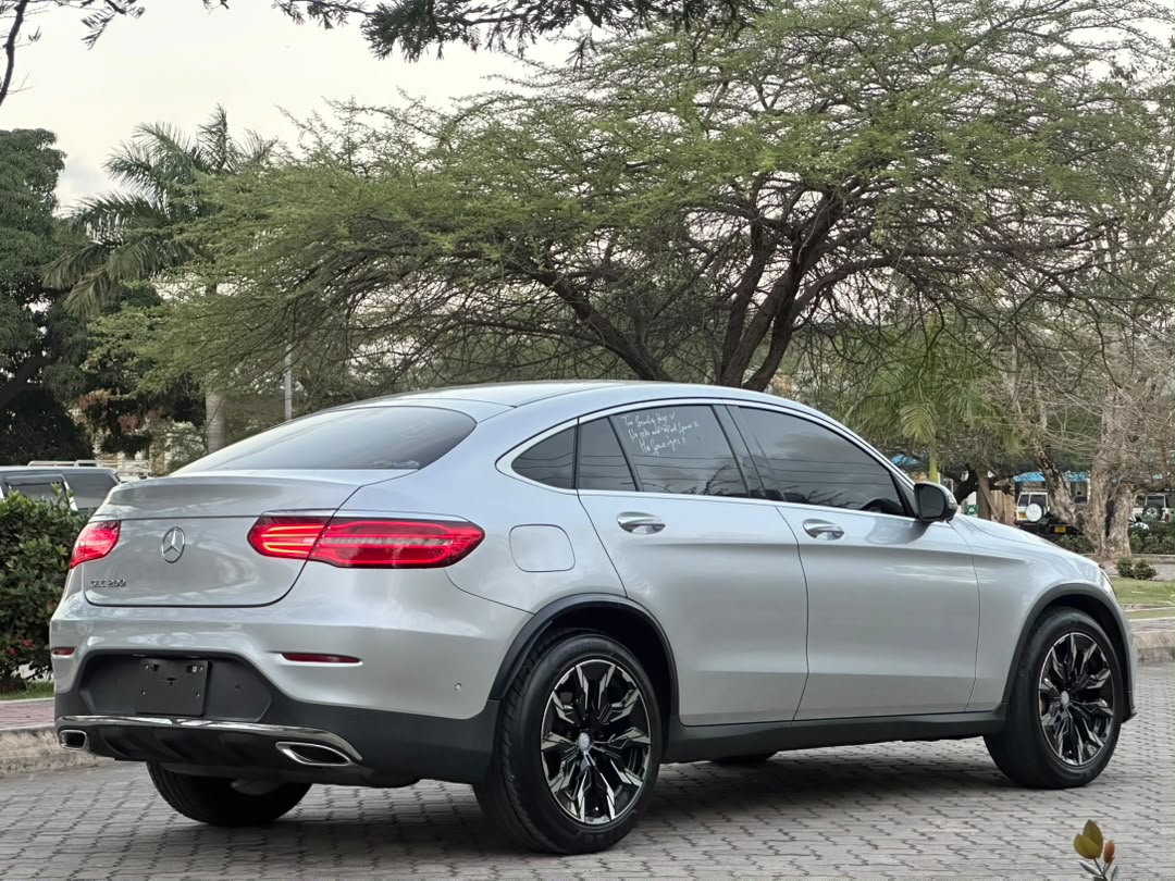 Mercedes Benz thumbnail 6